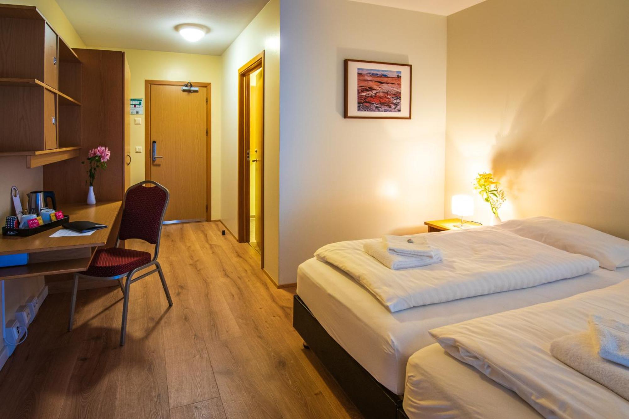 Hotel Laugar Лейгар Экстерьер фото