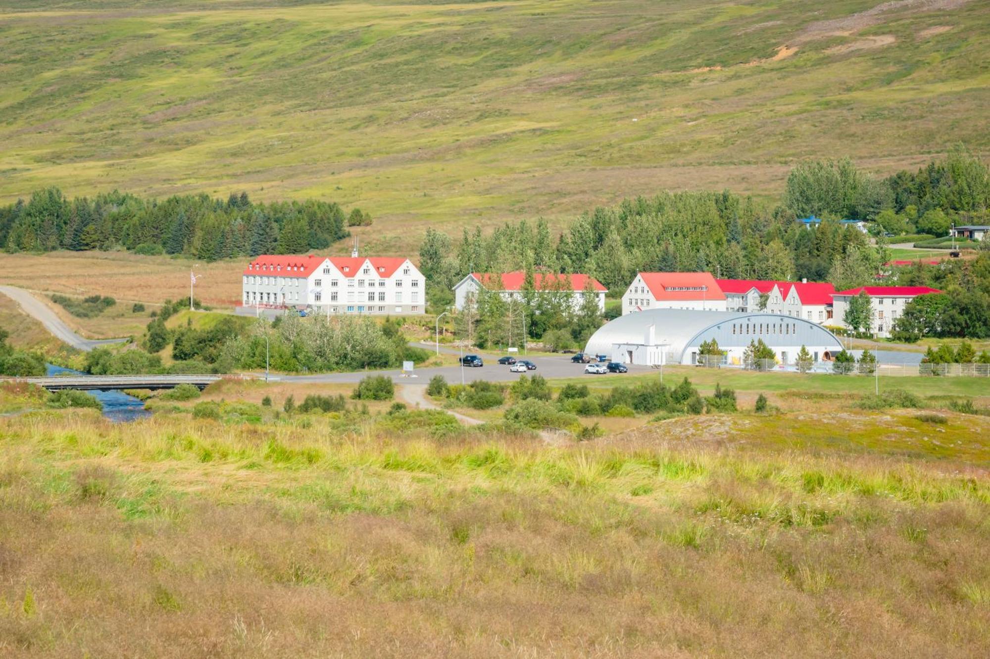 Hotel Laugar Лейгар Экстерьер фото