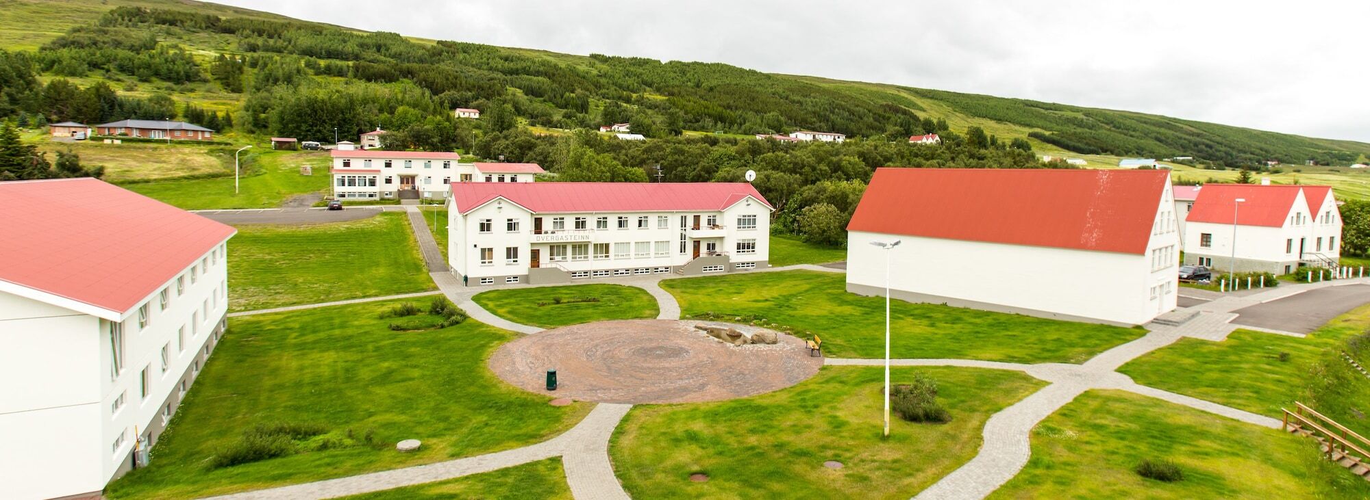 Hotel Laugar Лейгар Экстерьер фото