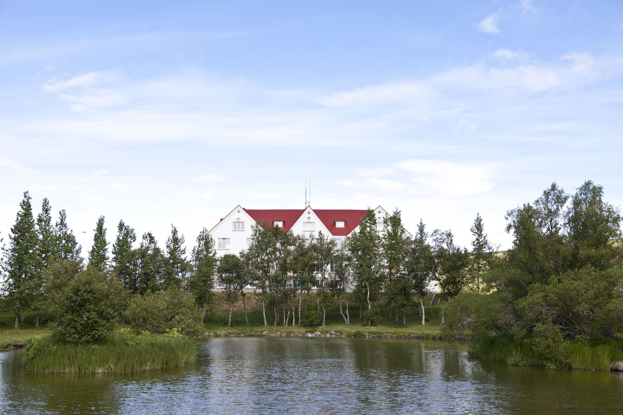Hotel Laugar Лейгар Экстерьер фото