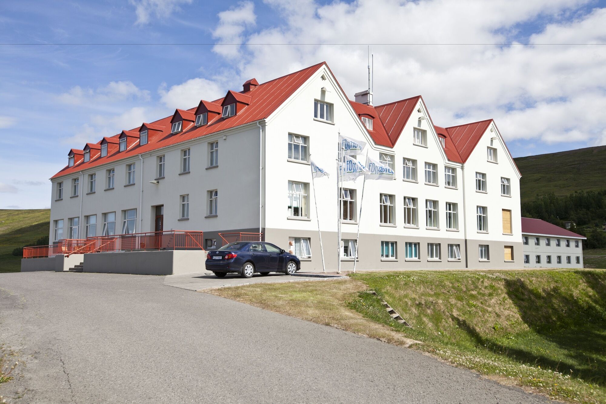 Hotel Laugar Лейгар Экстерьер фото