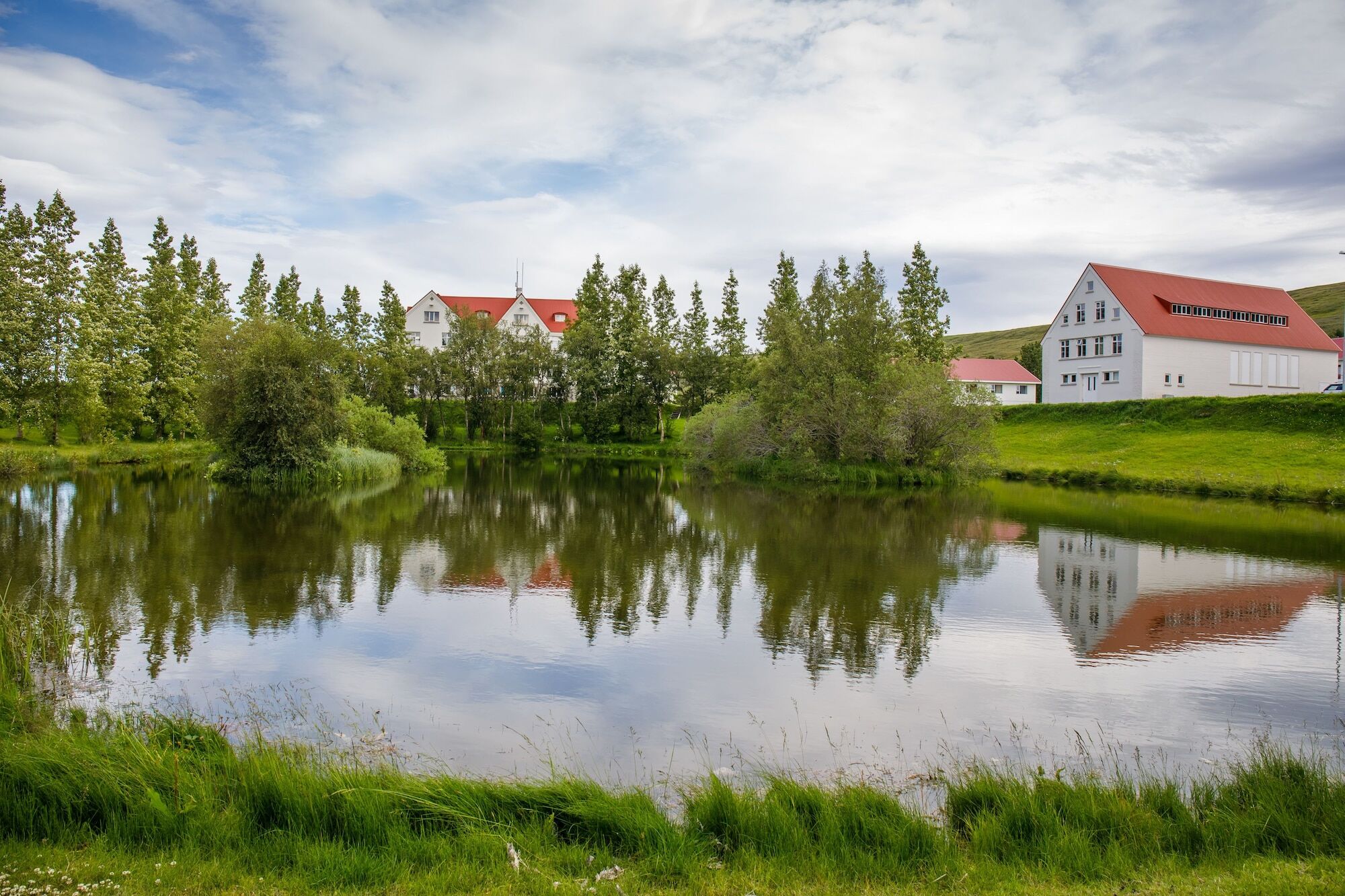Hotel Laugar Лейгар Экстерьер фото